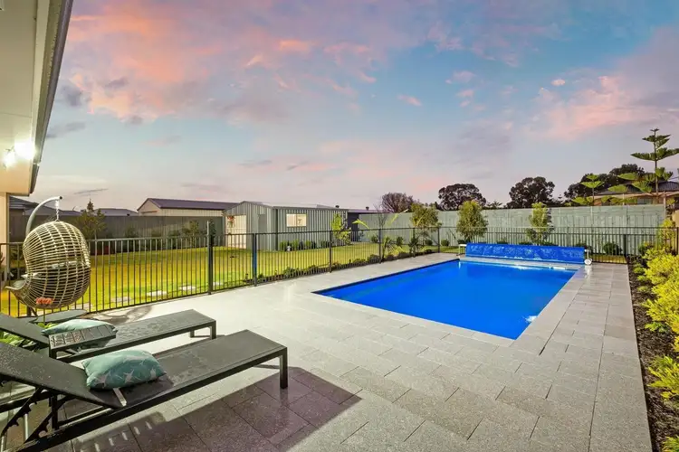 5 Huxley Drive, The Vines WA 6069