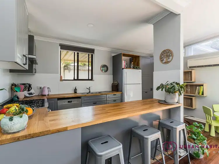 Second view of Homely house listing, 4 Jecks Place, Orelia WA 6167