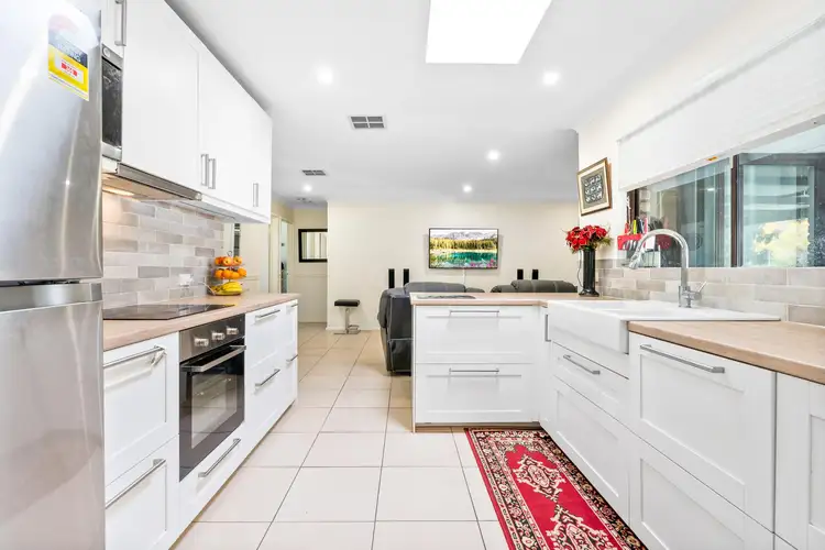 18 Meuller Way, Thornlie WA 6108