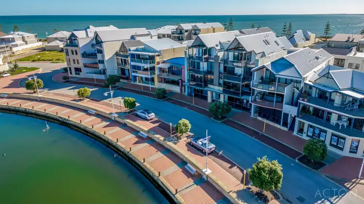 8/30 Spinnaker Quays, Mandurah WA 6210