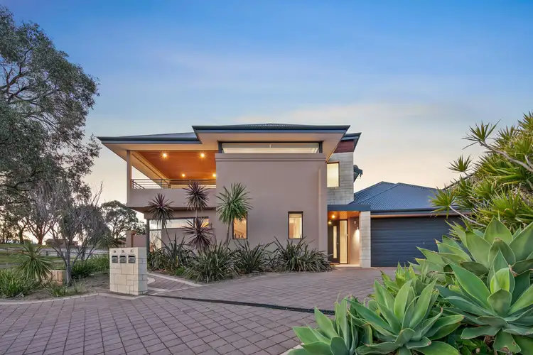2A Phillips Place, Karrinyup WA 6018