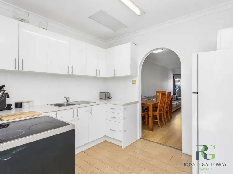 Fifth view of Homely house listing, 5/297 Preston Point Road, Bicton WA 6157