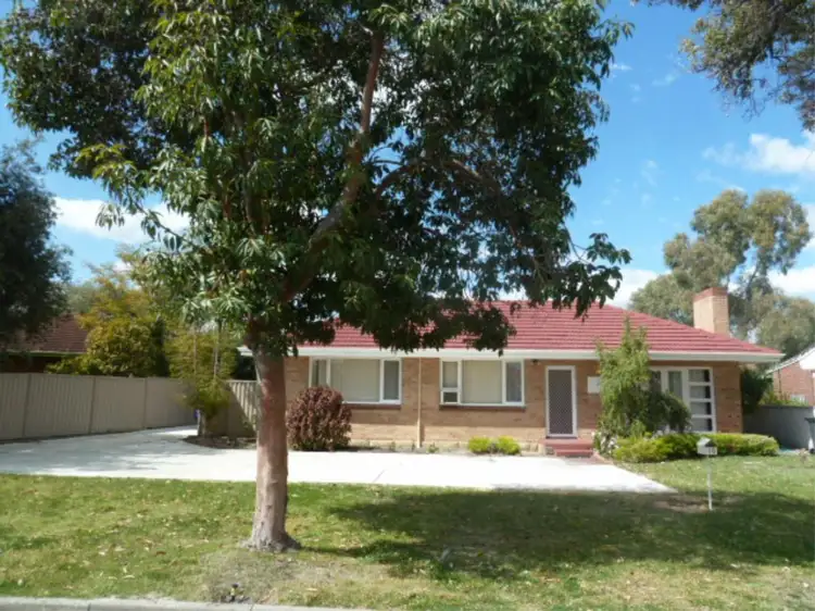Main view of Homely house listing, 10 Berehaven Avenue, Thornlie WA 6108