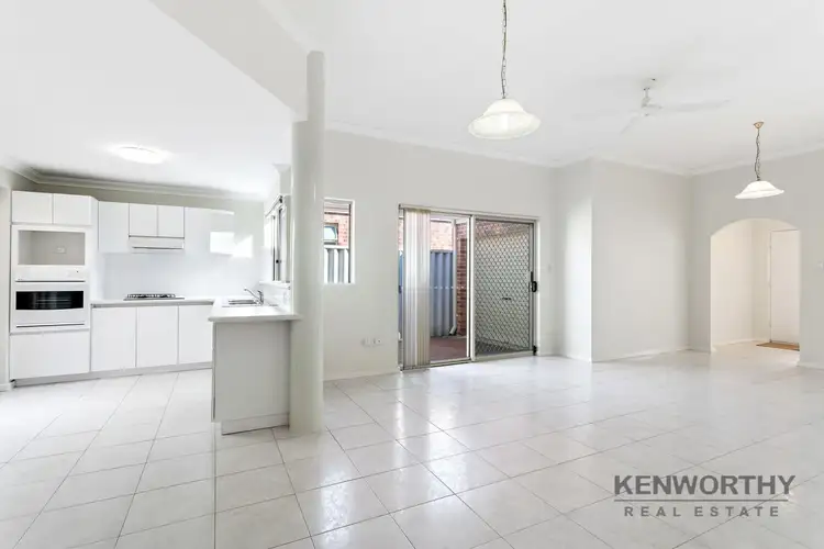 4/13 French Road, Melville WA 6156