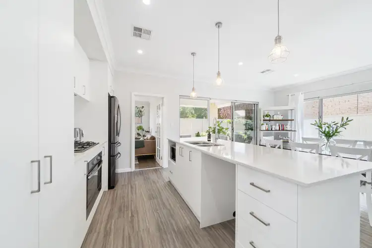 10 Dimitrios Court, Hocking WA 6065
