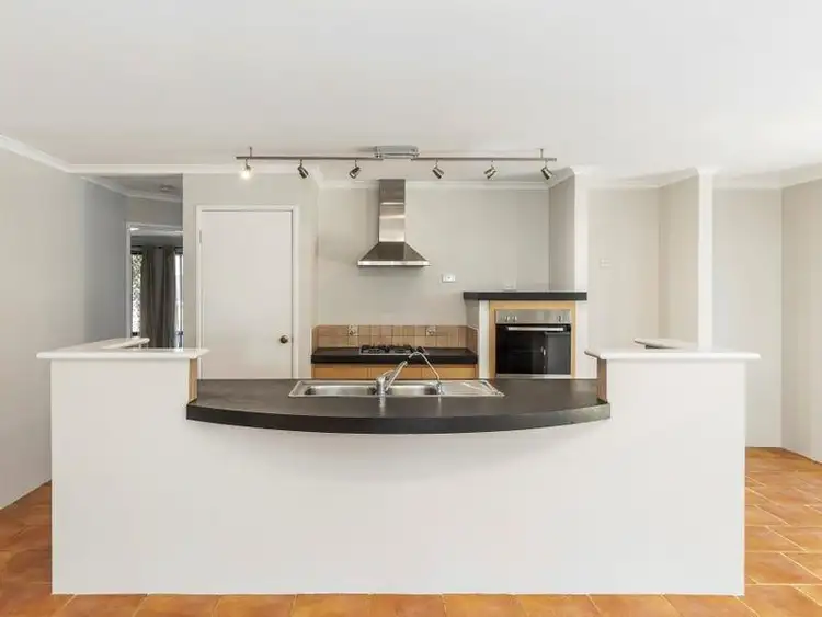 Fourth view of Homely house listing, 10 Dowerin Close, Beeliar WA 6164