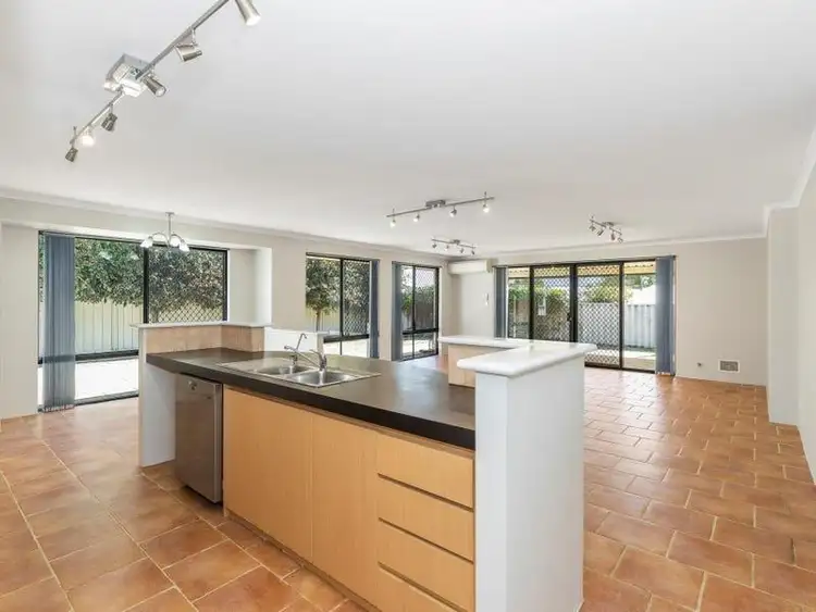 Sixth view of Homely house listing, 10 Dowerin Close, Beeliar WA 6164