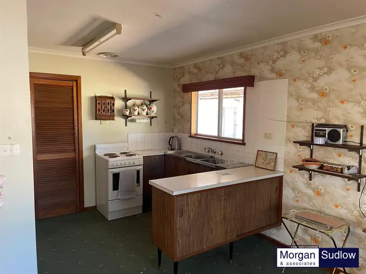 8 MEMORIAL AVENUE, Dowerin WA 6461