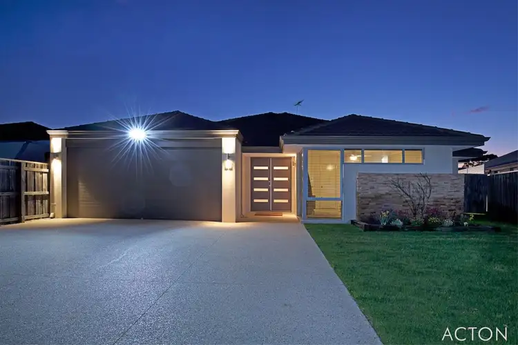 10 Varia Way, Halls Head WA 6210
