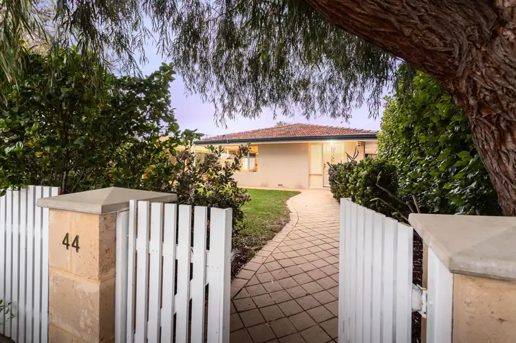 44 Adderley Street, Mount Claremont WA 6010