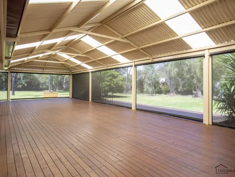 14 Gulf Way, Leschenault WA 6233