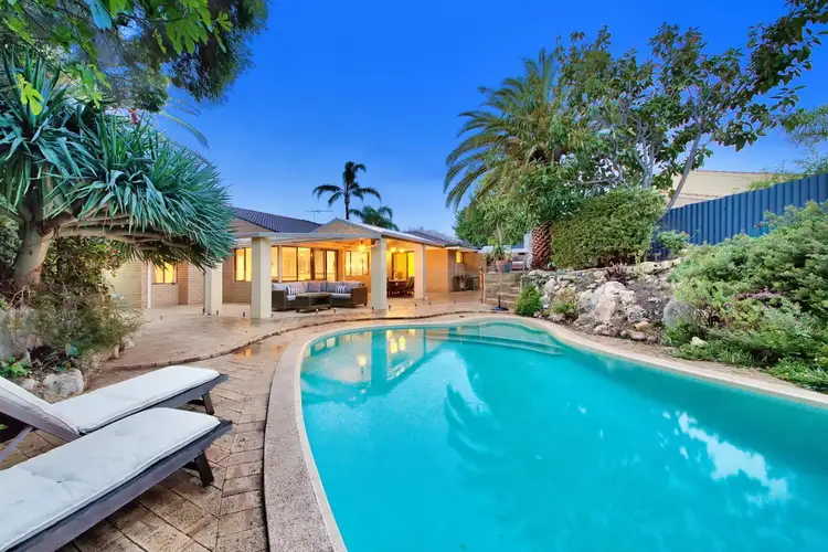 8 Reef Court, Sorrento WA 6020