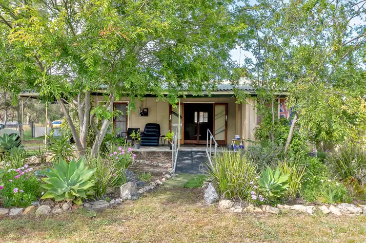 136 Banksia Terrace, South Yunderup WA 6208