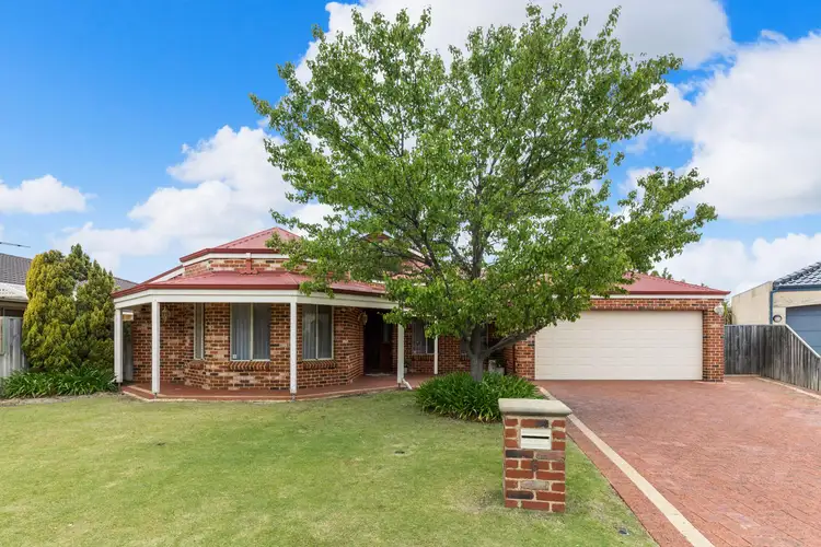 6 Domeney Place, Landsdale WA 6065