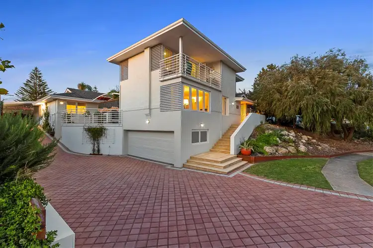 22 Broadbeach Boulevard, Hillarys WA 6025