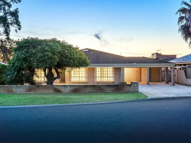 13 Hughes Court, Safety Bay WA 6169