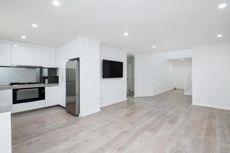 Sixth view of Homely house listing, 5 Clevedon Place, Kallaroo WA 6025