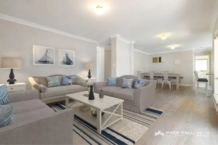 2/167 North Beach Drive