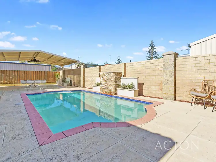 3 Kuta Lane, Halls Head WA 6210