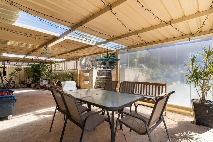 9 Cumberland Way, Beldon WA 6027