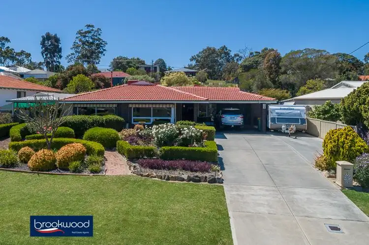 18 Blenheim Place, Swan View WA 6056