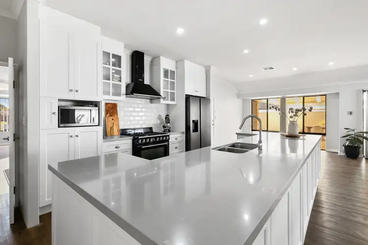 8 Mersey Close, Success WA 6164