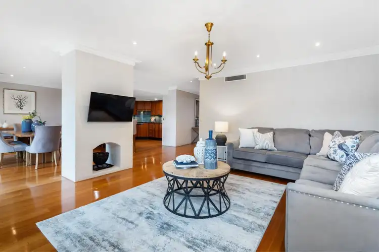 26 Moonflight Crescent, Iluka WA 6028