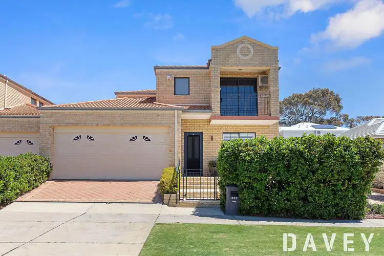 253 Woodside Street, Doubleview WA 6018