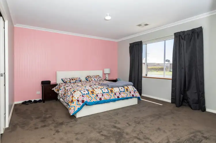 Fifth view of Homely house listing, 8 Hedges Place, Burekup WA 6227