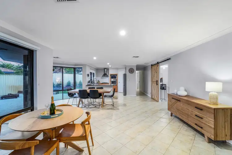 10 Cadoux Loop, Hocking WA 6065
