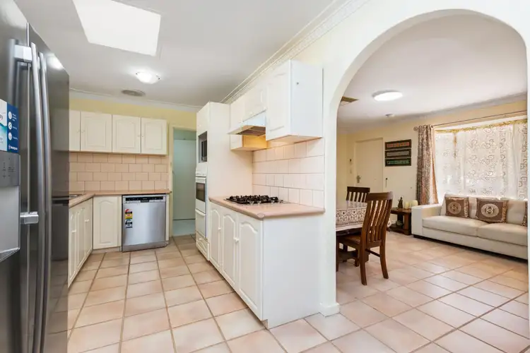 Fifth view of Homely house listing, 2 Heather Street, Martin WA 6110