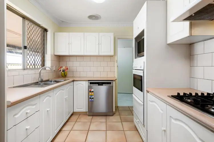 Sixth view of Homely house listing, 2 Heather Street, Martin WA 6110