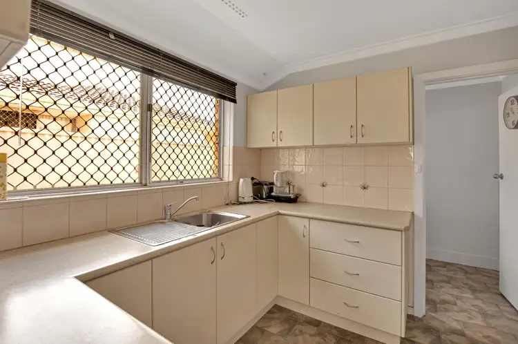 384 Spencer Road, Thornlie WA 6108
