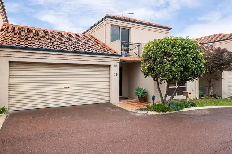 19/160 West Coast Drive, Sorrento WA 6020