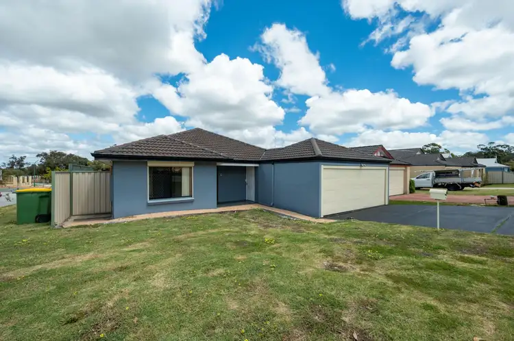 11 Burkett Terrace, Bertram WA 6167