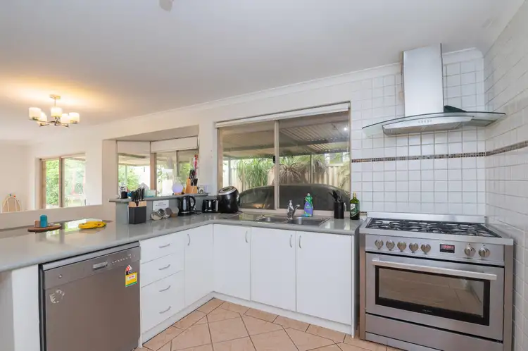 88 Spring Road, Thornlie WA 6108