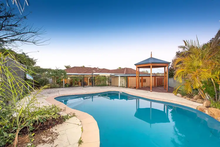 4 Greengate Court, Beldon WA 6027