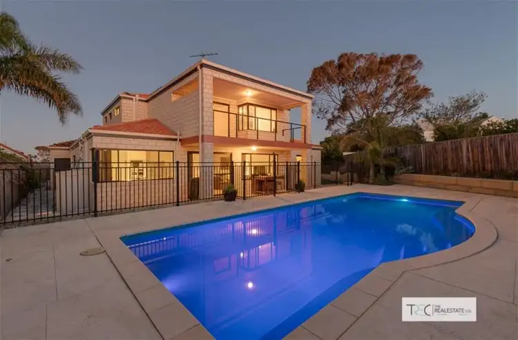 10 Everlasting Retreat, Halls Head WA 6210