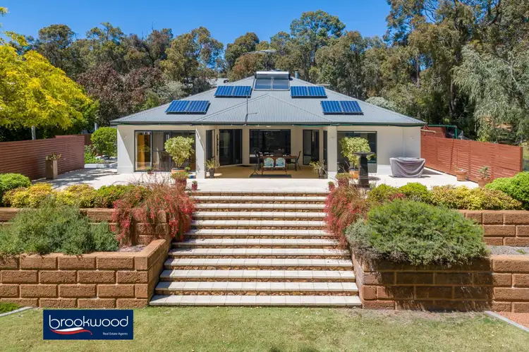3 Clipson Crescent, Mundaring WA 6073