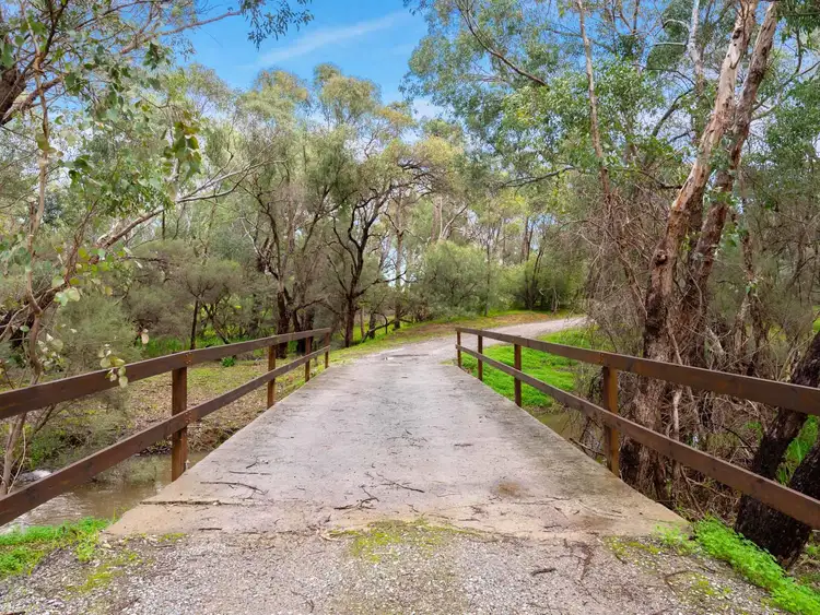 72 Bisdee Road, Millendon WA 6056