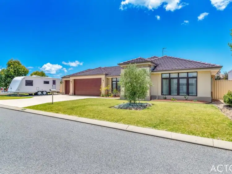 4 Splendens Turn, Halls Head WA 6210