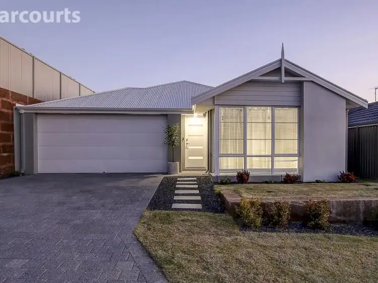 27 Tiliqua Crescent, Wandi WA 6167
