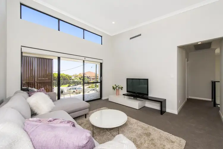 Fifth view of Homely unit listing, 1/61 Kempenfeldt Avenue, Sorrento WA 6020
