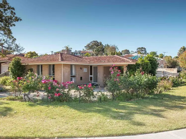 Second view of Homely house listing, 8 Felstead Crescent, Hamersley WA 6022
