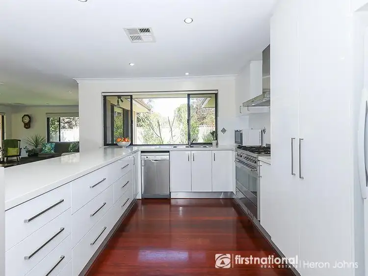15 Kershaw Gardens, Leeming WA 6149
