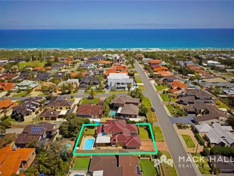 33 Peasholm Street, City Beach WA 6015