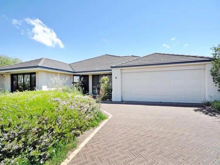 4 Abercrombie Tce, Ellenbrook WA 6069