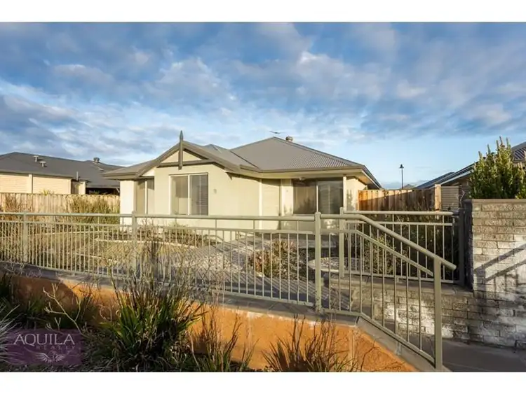 19 Grassdale Parkway, Ellenbrook WA 6069