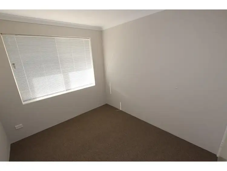 Sixth view of Homely semi-detached listing, 4 Landor Link, Golden Bay WA 6174
