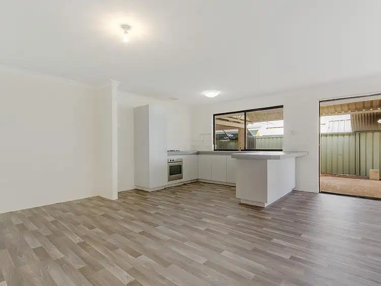 Sixth view of Homely house listing, 5 Liddington Rise, Leda WA 6170